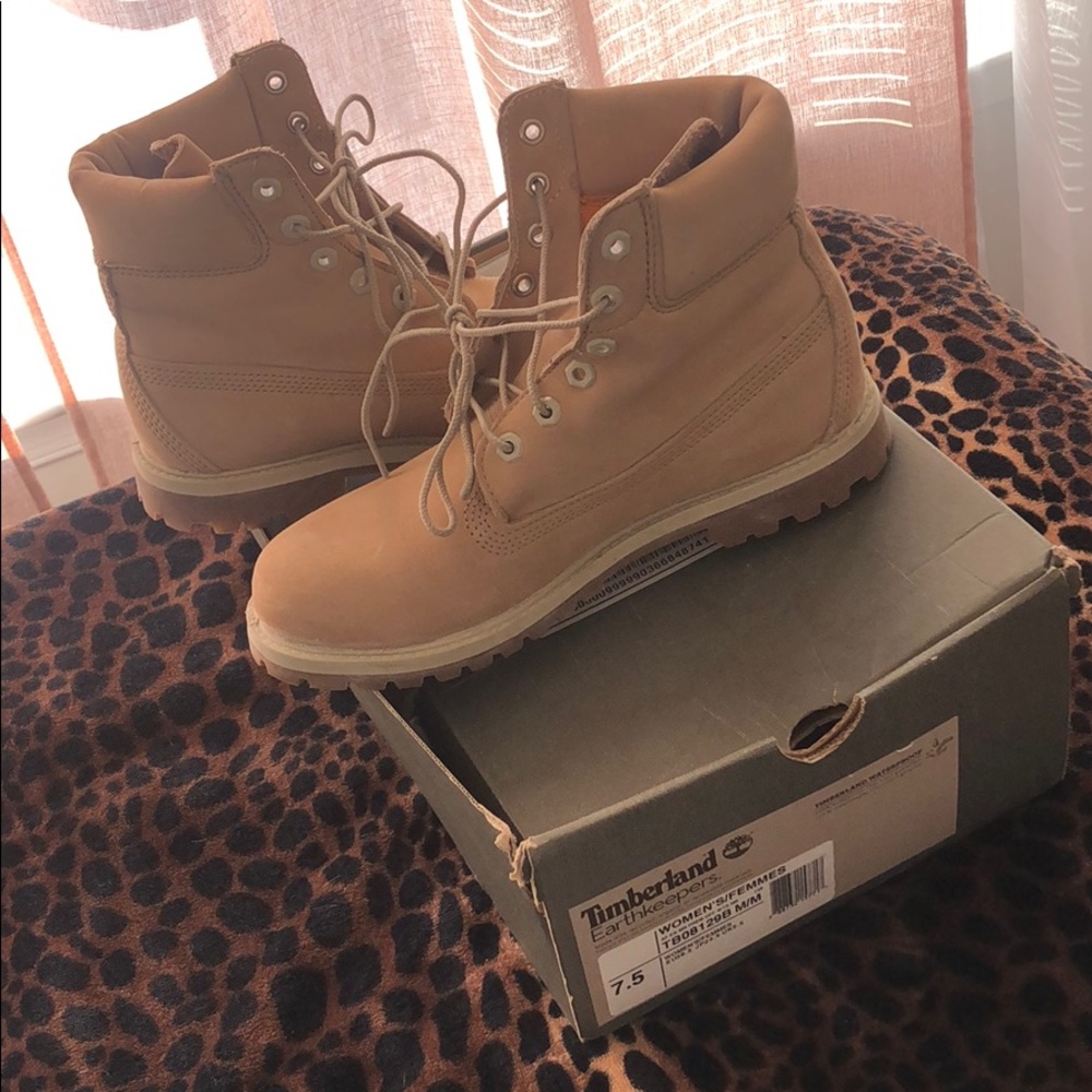 Timberland Off White Boots Women’s 7.5